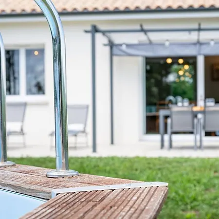 Grande 10 Personnes - Piscine Privee - Grand Jardin - Climatisation - Proche Plages Soulac
