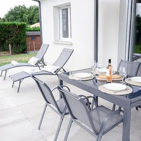 Grande 10 Personnes - Piscine Privee - Grand Jardin - Climatisation - Proche Plages Soulac